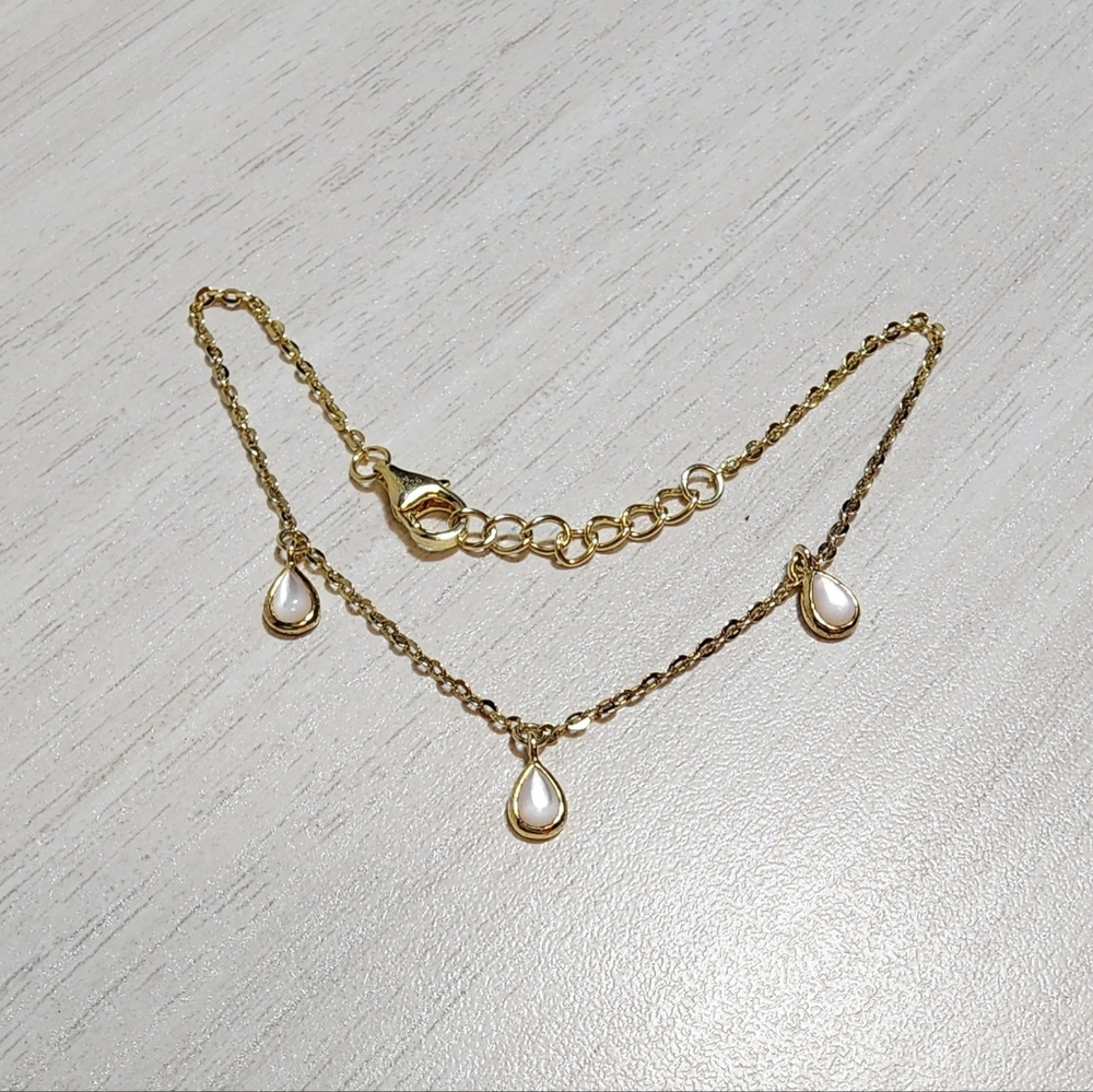 Geno Schmuck 925 Gold Vermeil Bracelet with Pearlescent Teardrop Charms